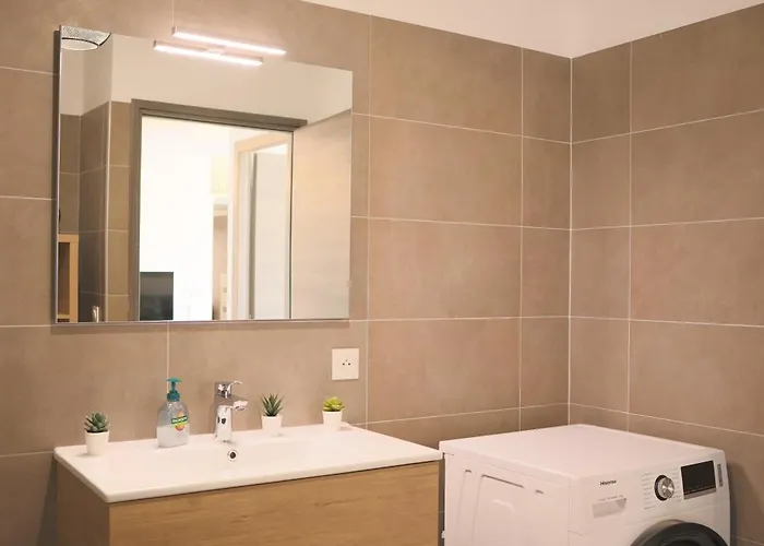 La Balagne , Bord De Mer, Grande Terrasse, Sant'ambroggio Daire Lumio (Corsica)